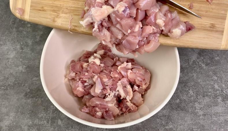 Соковита куряча ковбаса у духовці