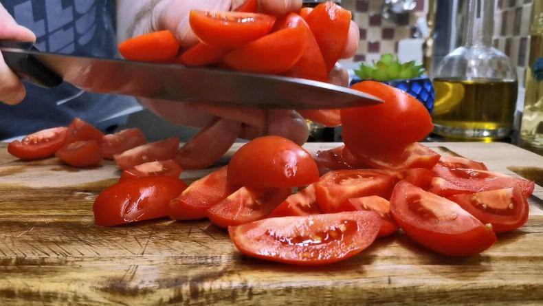 Закуска з помідорів б'є рекорди за швидкістю приготування і з'їдається в момент