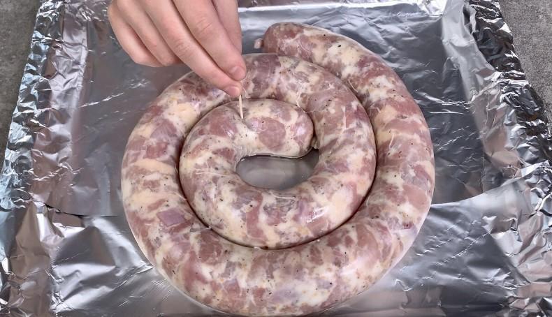 Соковита куряча ковбаса у духовці