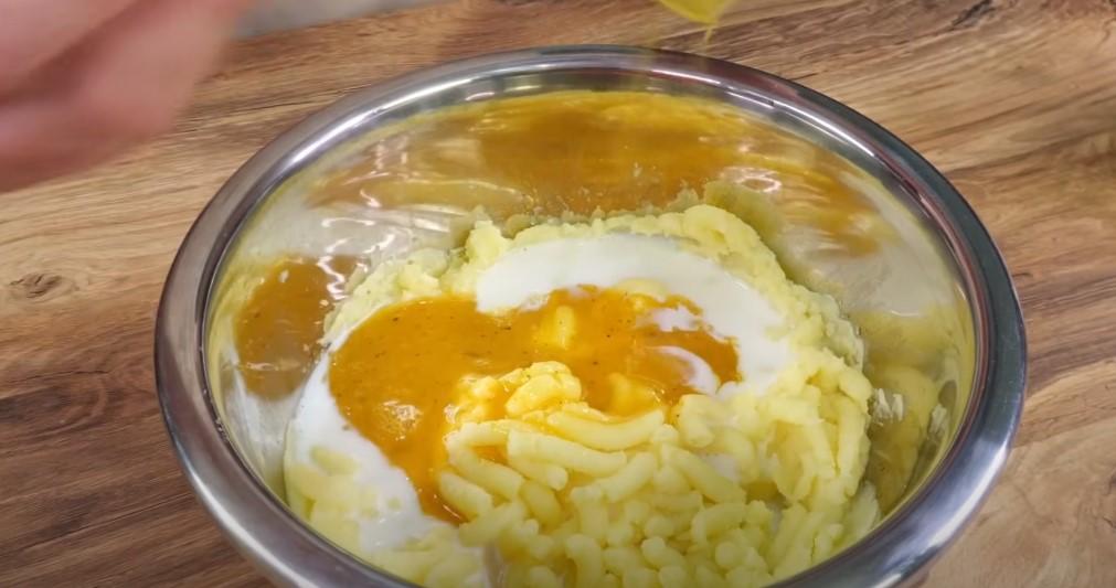 Зі звичайної картоплі готую смачну закуску. Такі вафлі ви точно не куштували