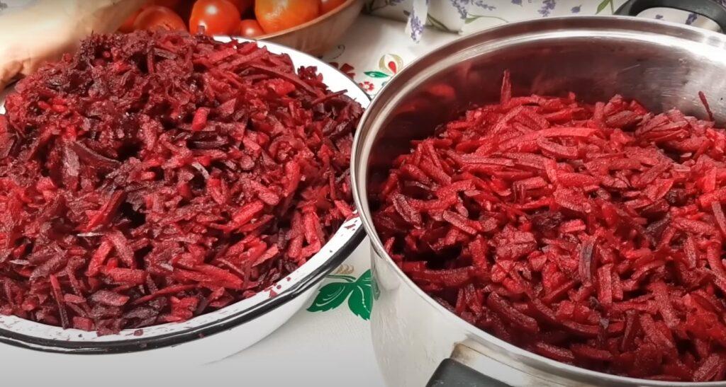 Усього три інгредієнти і готово. Борщова заправка на зиму