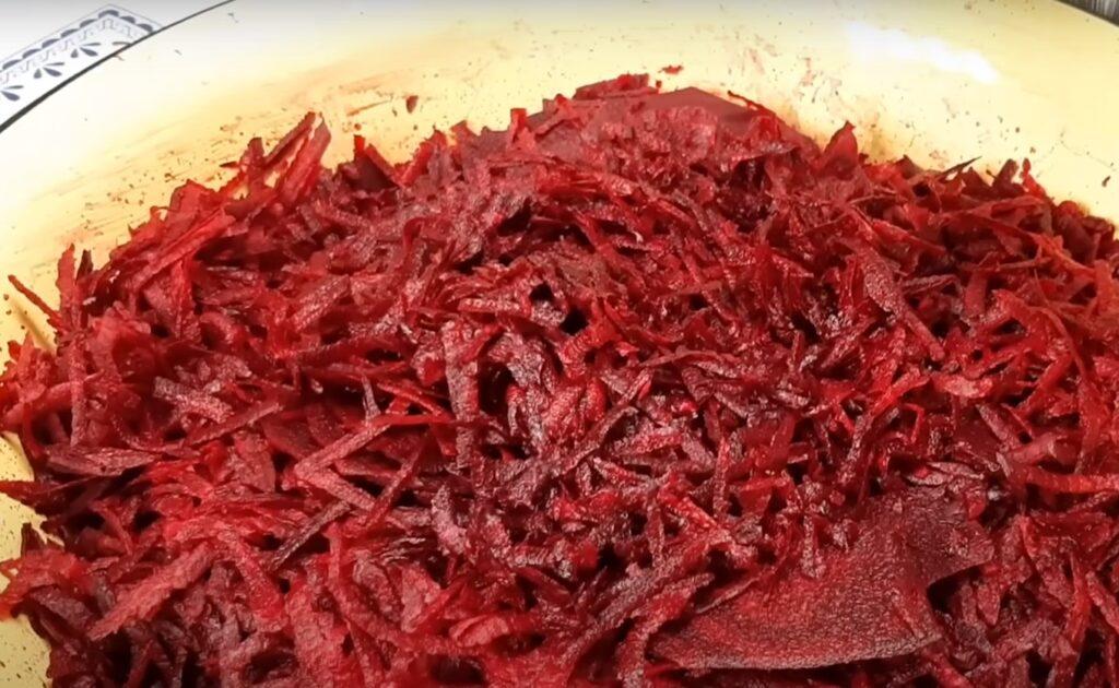 Таких смачних буряків ви ще не їли. Як приготувати корисний квашений буряк