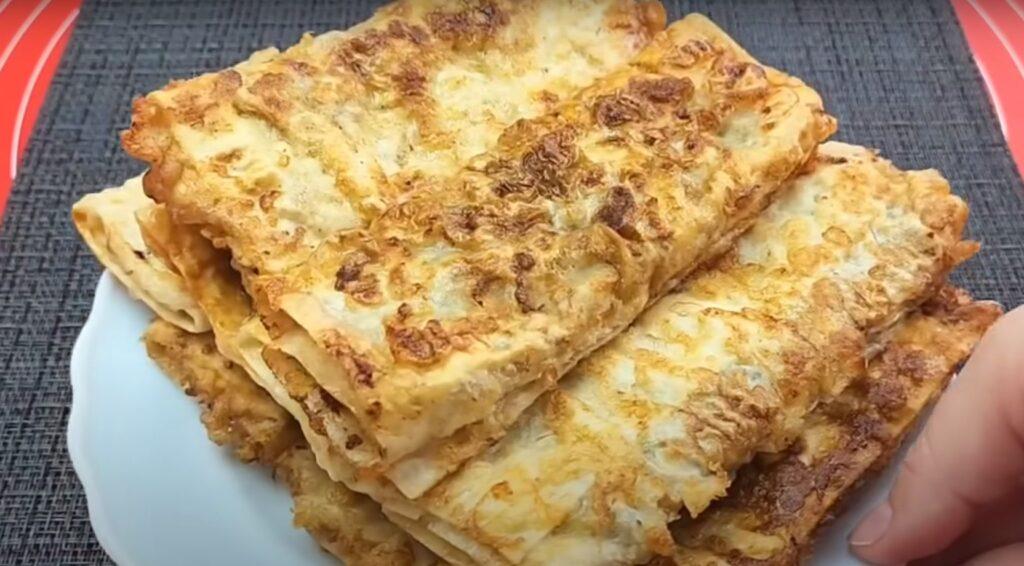 Беру звичайний фарш та лаваш. Ліниві м'ясні пиріжки на кожен день