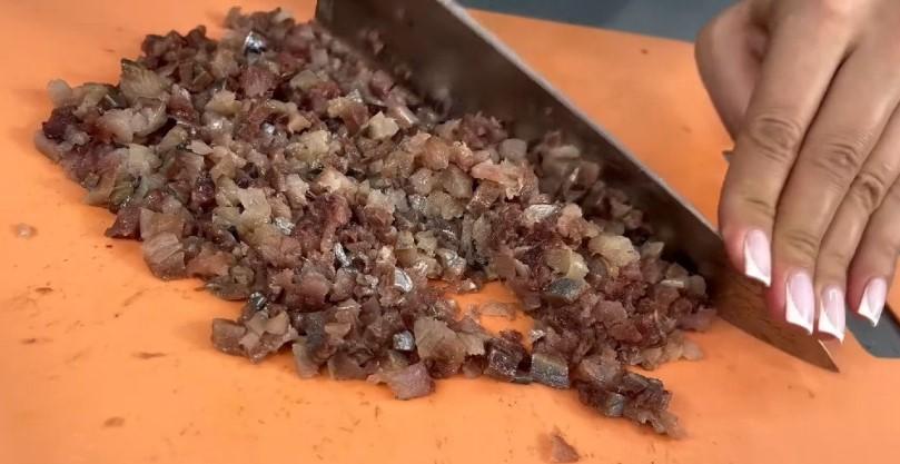 З найдоступніших продуктів: ефектний салат «Простачка»