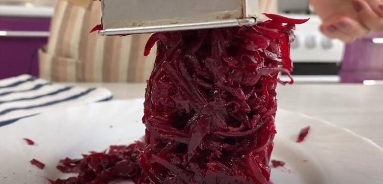 Салат із звичайних буряків, який готували в кожній родині