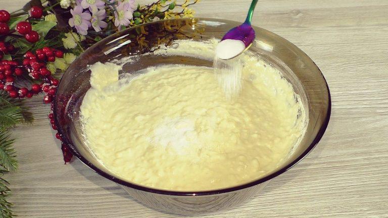 Пиріжки з м'ясом на швидкому тісті без дріжджів: м'які, ніжні та дуже смачні.