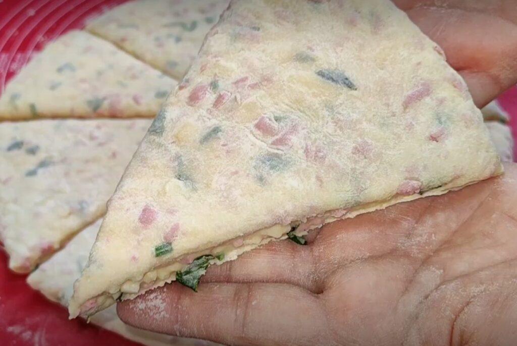 Неймовірно смачні пиріжки на сніданок: усі продукти є у холодильнику