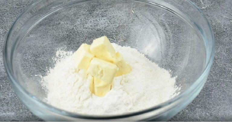 Трохи кефіру і ніжне печиво у вас на столі