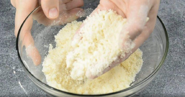 Трохи кефіру і ніжне печиво у вас на столі