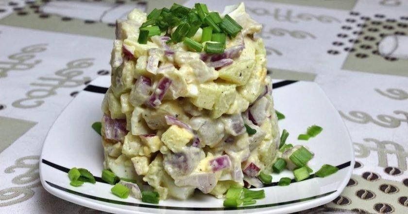 Салат з оселедцем під йогуртовим соусом