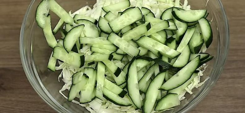 Дуже смачний салат із простих продуктів