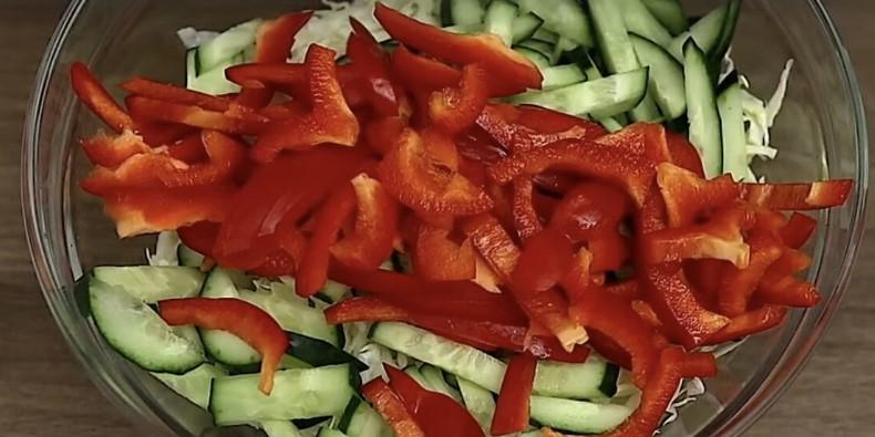 Дуже смачний салат із простих продуктів