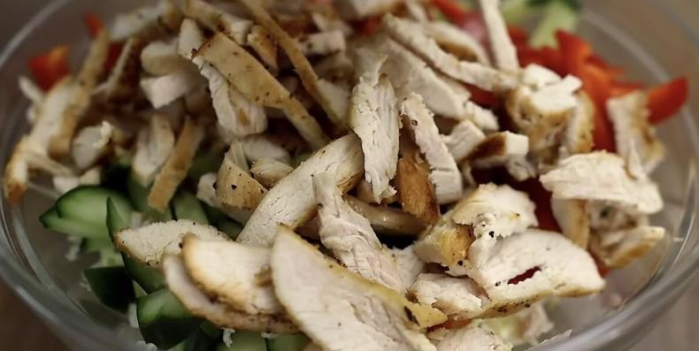 Дуже смачний салат із простих продуктів