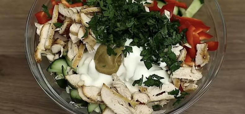 Дуже смачний салат із простих продуктів