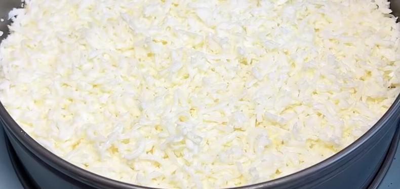 Усього з 4х продуктів: ніжний салат на Новий рік 2024