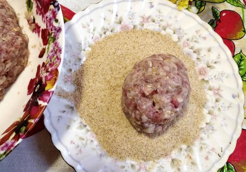 Рецепт котлет "по-особливому", в моїй кулінарній книзі він на першому місці