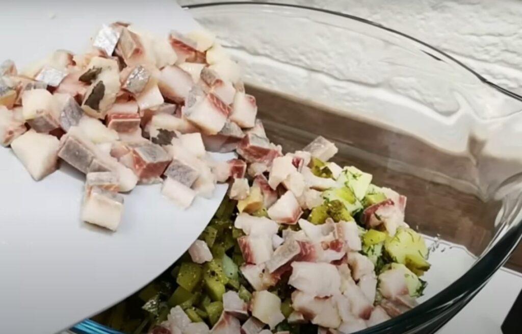 Тільки найпростіші продукти. Найсмачніший салат з оселедця