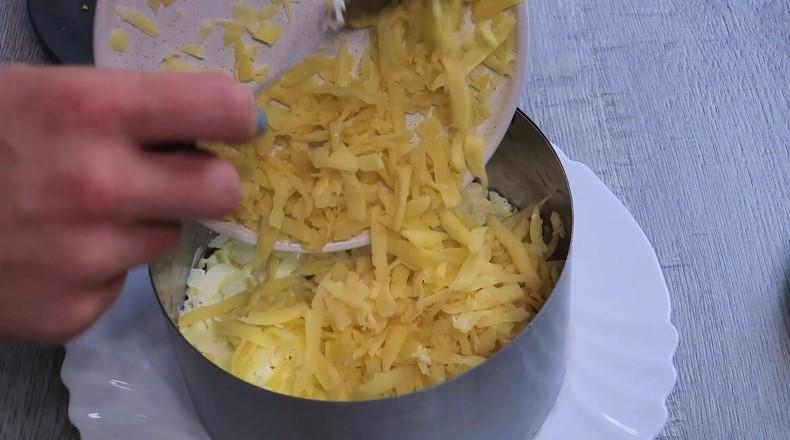 Святковий багатошаровий салат на Новий рік
