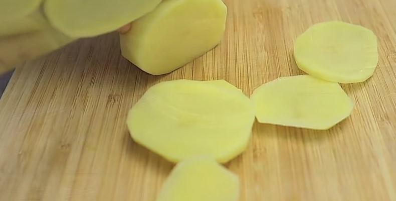 Хоч на свято, хоч просто на вечерю: гаряча страва із простих продуктів