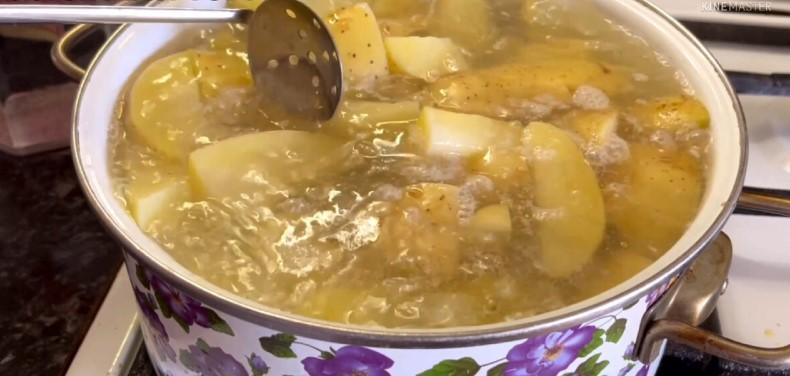 Останнім часом дуже часто готую таку картоплю