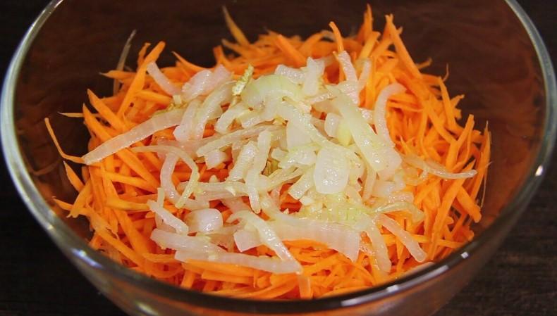 Гостра закуска з оселедцем. Смачна і готується легко