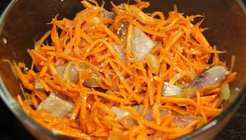 Гостра закуска з оселедцем. Смачна і готується легко