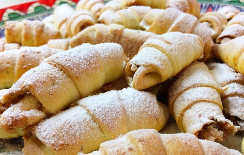 Розсипчасті міні-рогалики із трьох інгредієнтів