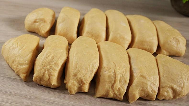 Булочки за цим рецептом виходять повітряними, пишними, солодкими