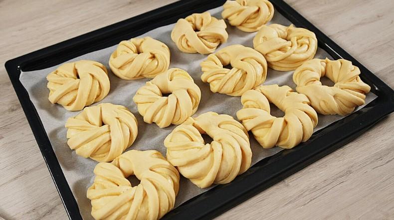 Булочки за цим рецептом виходять повітряними, пишними, солодкими