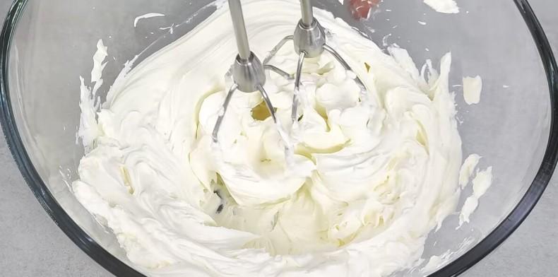 Тістечка за 15 хвилин: смачна випічка з доступних продуктів