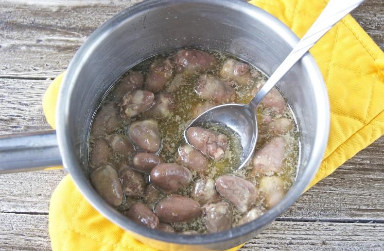 Розкішний салат з курячими серцями, для любителів субпродуктів