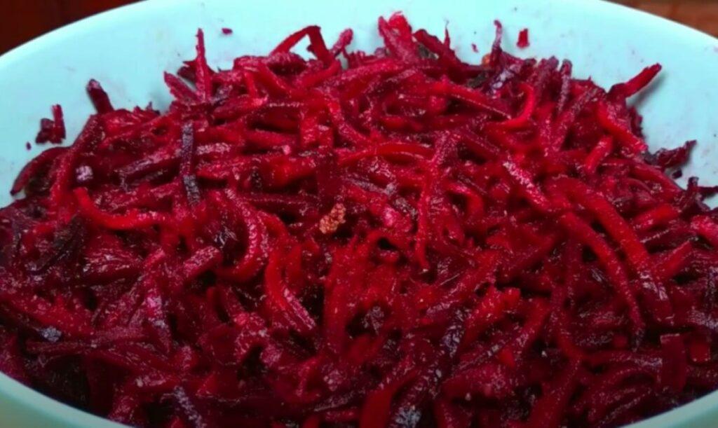 Як незвичайно приготувати буряки без варіння. Ну дуже смачна закуска