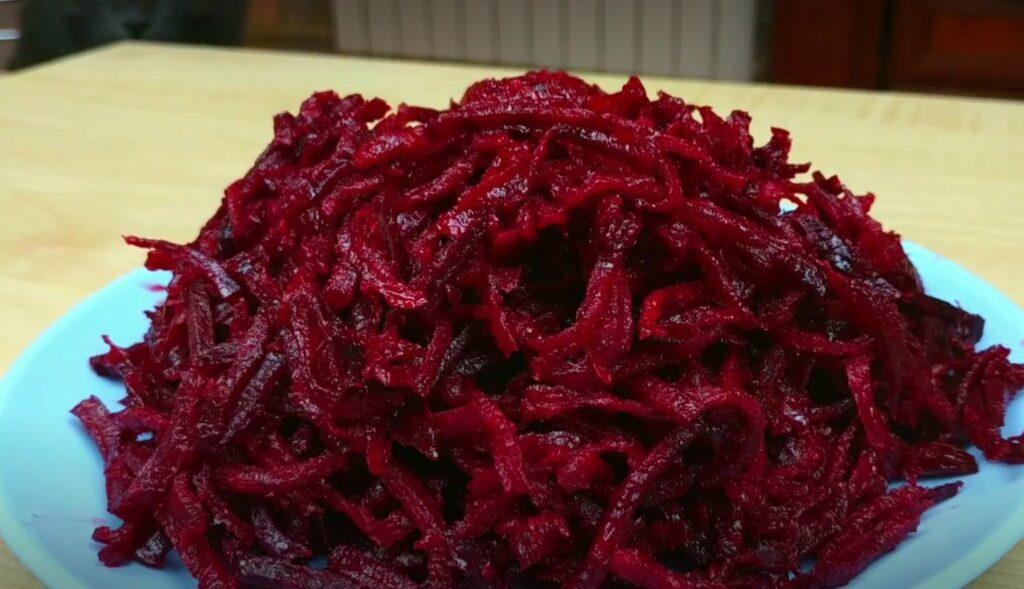 Як незвичайно приготувати буряки без варіння. Ну дуже смачна закуска