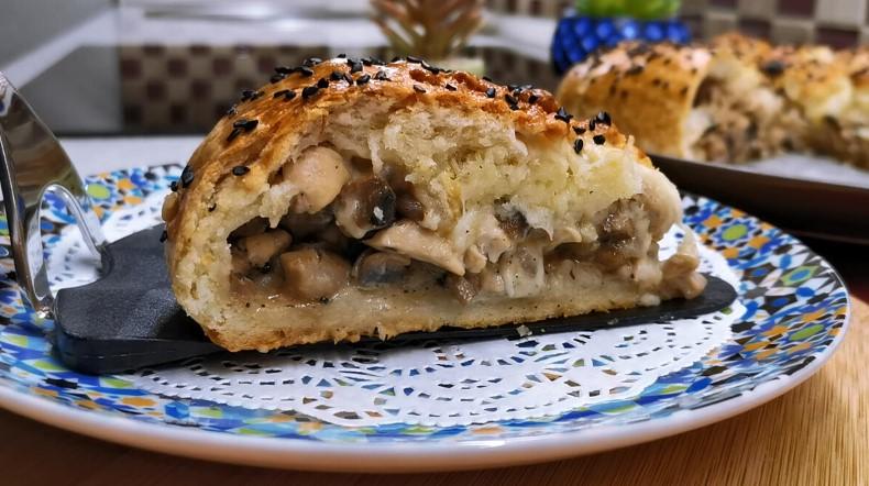 Пиріг "Жульєн" з куркою та грибами