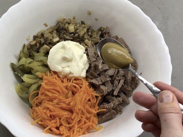 Дуже поживний, смачний м'ясний салат