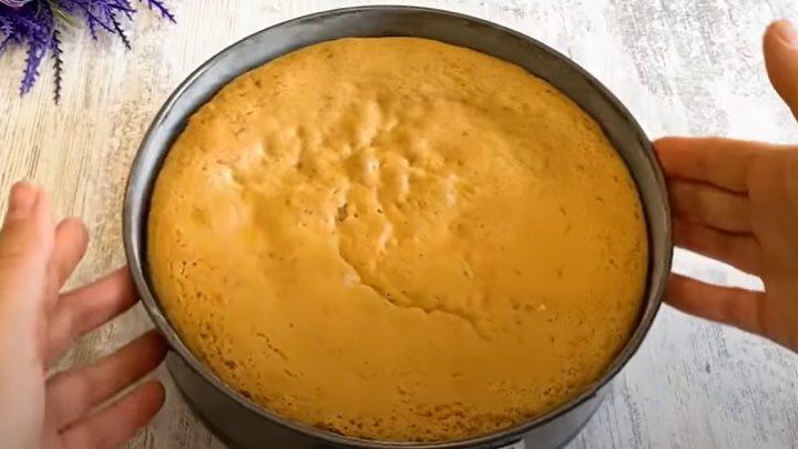 Королівський горіховий торт з карамеллю
