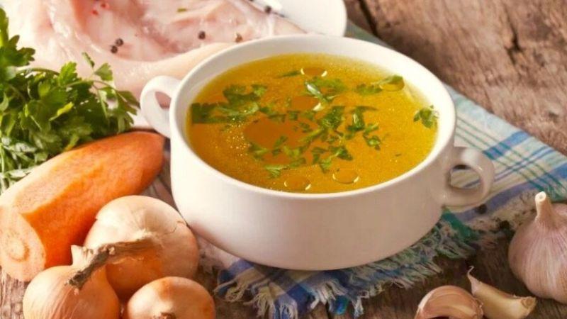 Курячий бульйон, як його приготувати. Корисний, ароматний та прозорий
