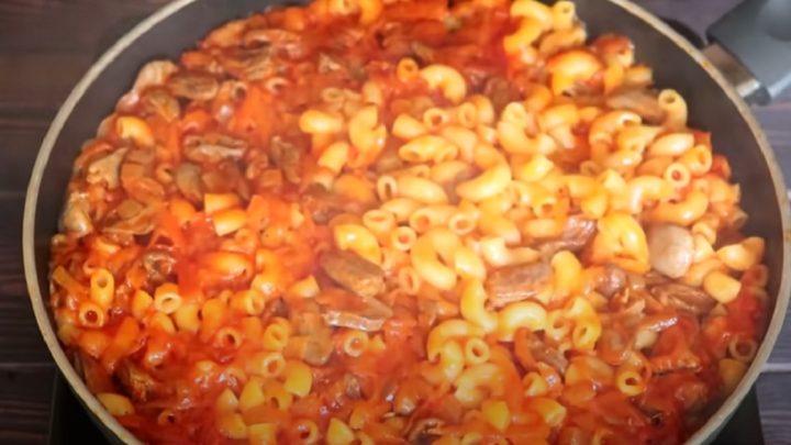Макарони більше не варю, а готую тільки так з курячими сердечками і соусом