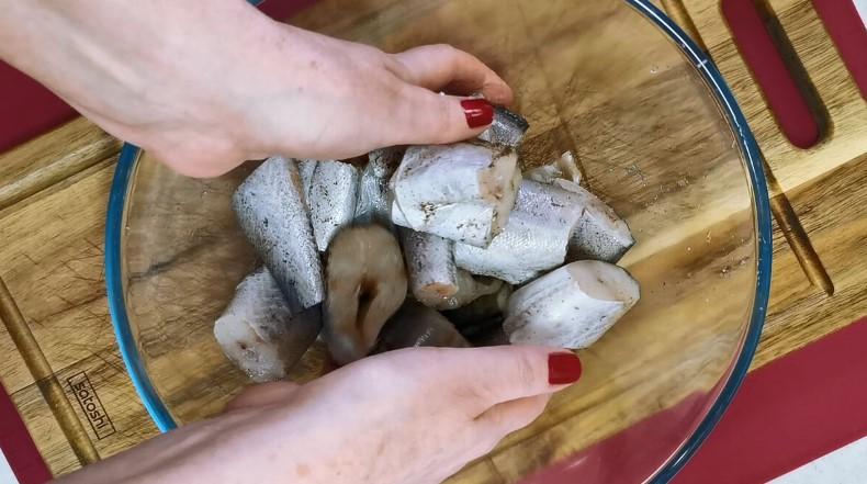 Як приготувати з минтай без попередньої обжарки. Смачна рибна страва в густому соусі
