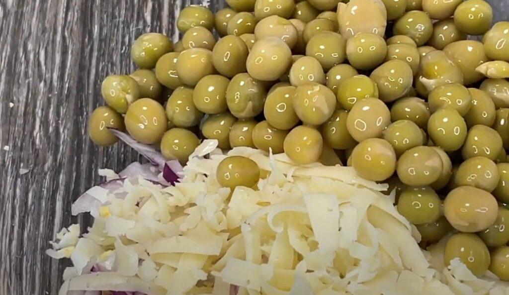 Готую салат «Каприз» порційно, як у ресторані