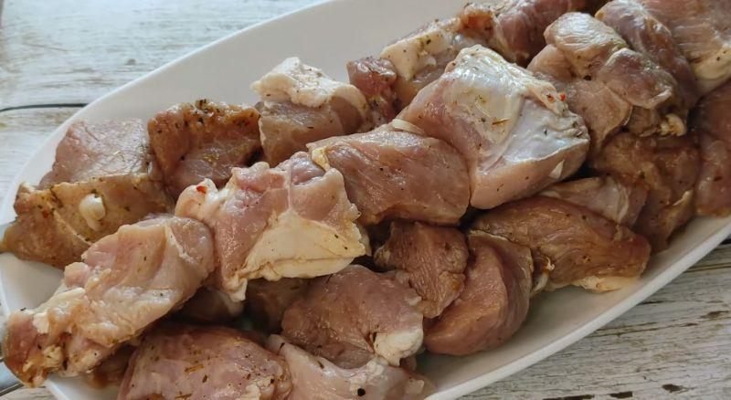 Швидкий маринад для шашлику на мінералці
