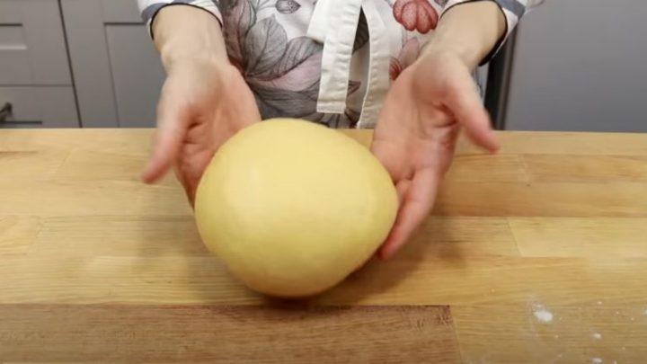 Пишні булочки з багато макової начинки