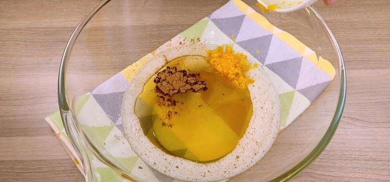 Пісний яблучний пиріг: багато яблук, аромат на весь будинок