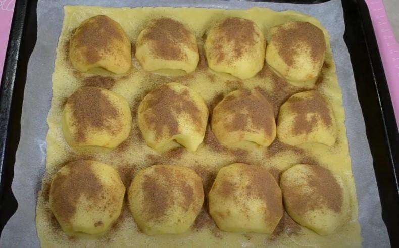 Швидкий, простий та смачний яблучний пиріг
