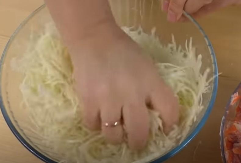 Виклала шарами і запекла. Вечеря із капусти з фаршем