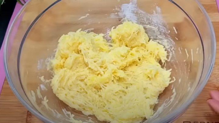 Готую замість дерунів. Куряче філе в картопляному клярі