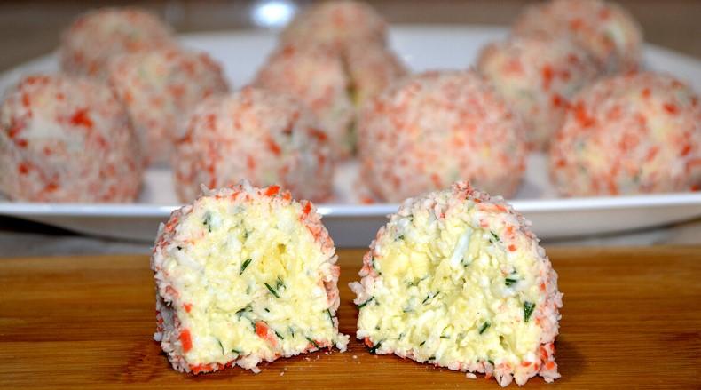 Закуска «крабові кульки» із сиром та крабовими паличками