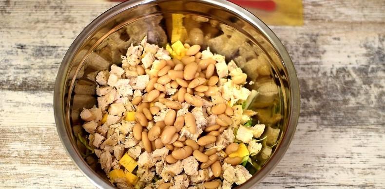 Простий салат з доступних продуктів, що може бути кращим