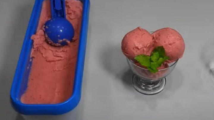 Просте полуничне морозиво. Хочеться готувати щодня