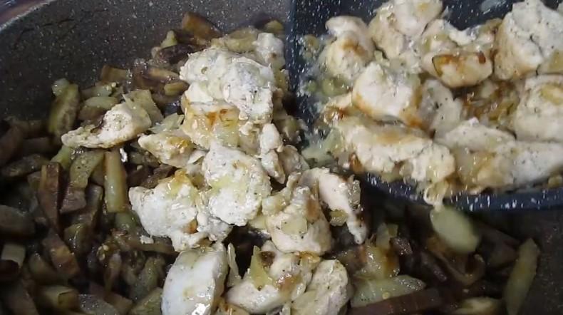 Я готова їсти це щодня, настільки смачно виходить. Вечеря на сковороді